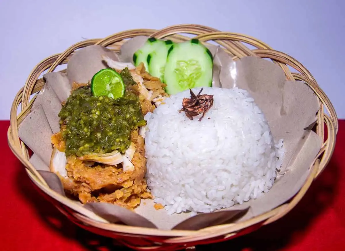 Nasi Ayam Geprek Sambal Ijo